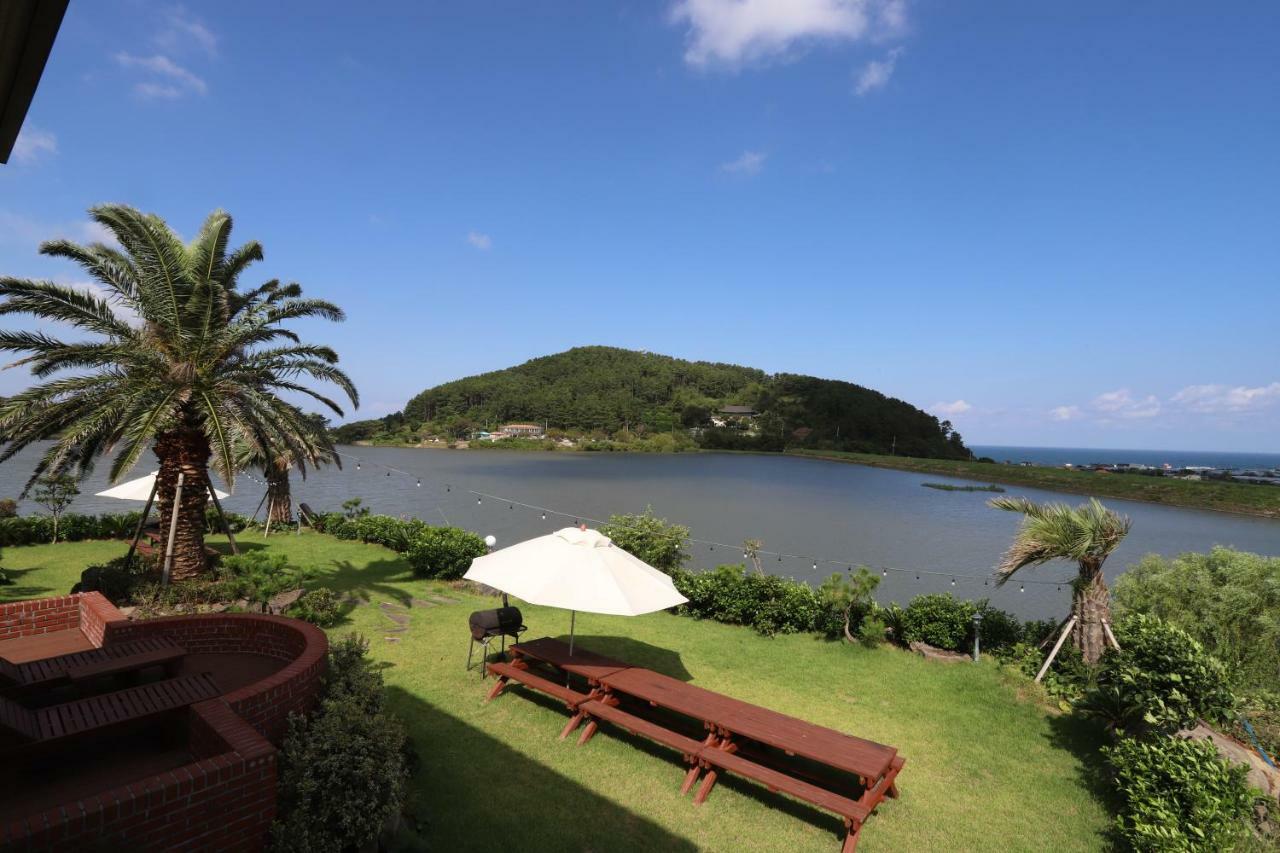Jeju Lake Pension Bagian luar foto